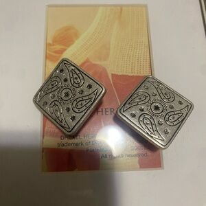 VTG Silver Paisley Square clip on Earrings